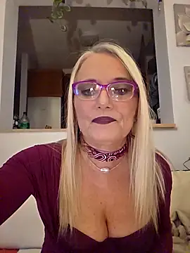 Snapshot of kikkastar chatting on 10, 11, 2025 kikkastar online show from 10, 11, 2025