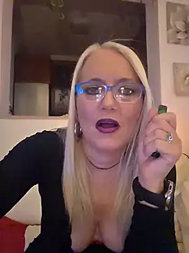 Snapshot of kikkastar chatting on 25, 11, 2025 kikkastar online show from 25, 11, 2025