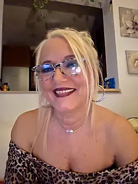 Snapshot of kikkastar chatting on 1, 12, 2025 kikkastar online show from 1, 12, 2025