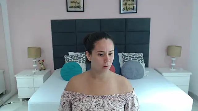 Snapshot of MadisonJenner chatting on 3, 1, 2025 MadisonJenner online show from 3, 1, 2025