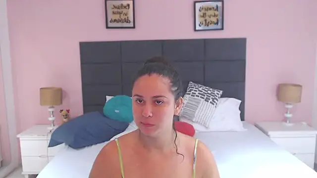 Snapshot of MadisonJenner chatting on 4, 1, 2025 MadisonJenner online show from 4, 1, 2025