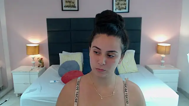 Snapshot of MadisonJenner chatting on 17, 1, 2025 MadisonJenner online show from 17, 1, 2025