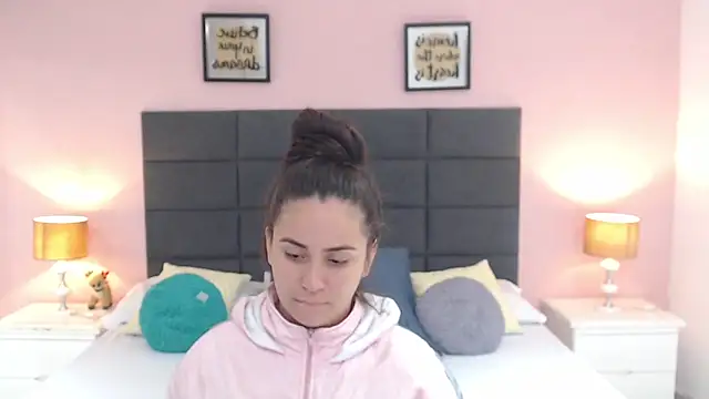 Snapshot of MadisonJenner chatting on 26, 1, 2025 MadisonJenner online show from 26, 1, 2025