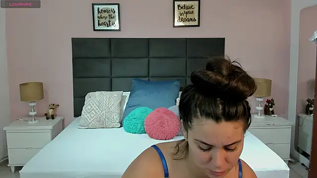 Snapshot of MadisonJenner chatting on 10, 10, 2025 MadisonJenner online show from 10, 10, 2025