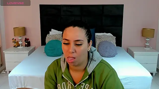 MadisonJenner online show from 4, 12, 2025