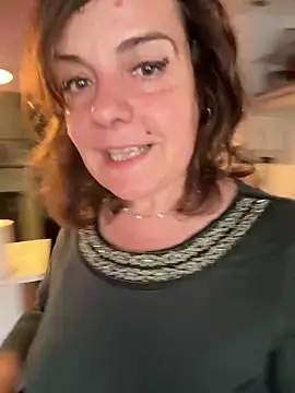 Snapshot of Sunbelxx chatting on 6, 5, 2026 Sunbelxx online show from 6, 5, 2026