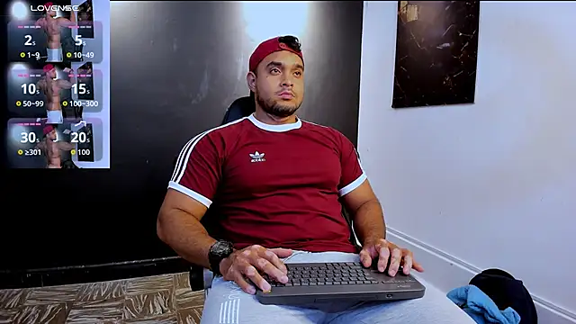 Big furry bear13 online show from 31, 3, 2026