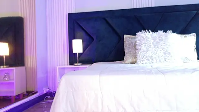 MollyCruz online show from 29, 10, 2025