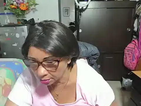 Mrs mommy  online show from 23, 10, 2025