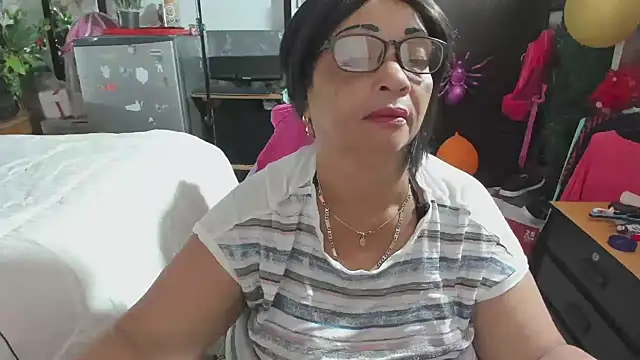 Mrs mommy  online show from 23, 11, 2025