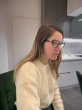 HotXMom online show from 16, 1, 2025