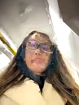 HotXMom online show from 14, 10, 2025