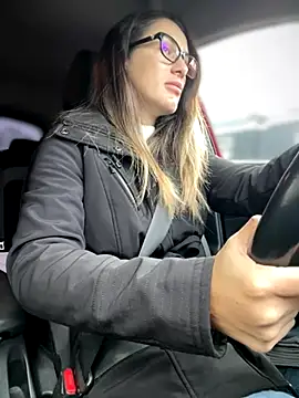 HotXMom online show from 18, 11, 2025