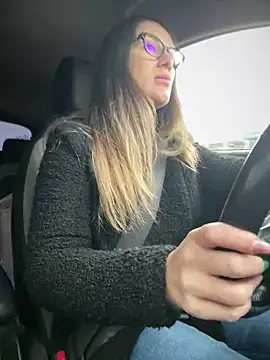 HotXMom online show from 15, 12, 2025