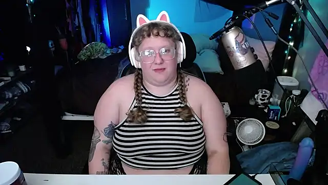 FatVeronica online show from 4, 2, 2025