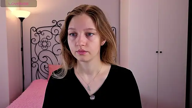 Ksuhesa online show from 2, 11, 2025