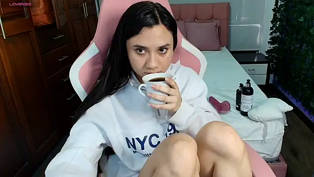 Snapshot of emmars_ chatting on 12, 9, 2025 emmars online show from 12, 9, 2025