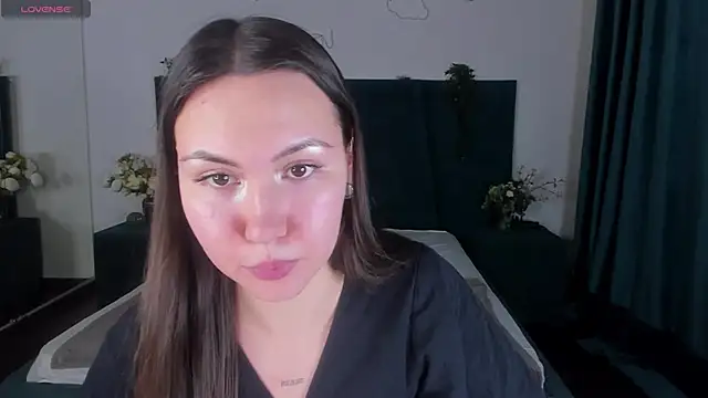 Snapshot of GIGI_BENNET chatting on 11, 12, 2024 GIGI BENNET online show from 11, 12, 2024