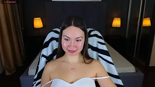 Snapshot of GIGI_BENNET chatting on 25, 12, 2024 GIGI BENNET online show from 25, 12, 2024
