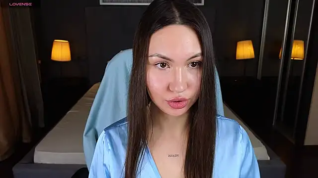 Snapshot of GIGI_BENNET chatting on 17, 2, 2025 GIGI BENNET online show from 17, 2, 2025