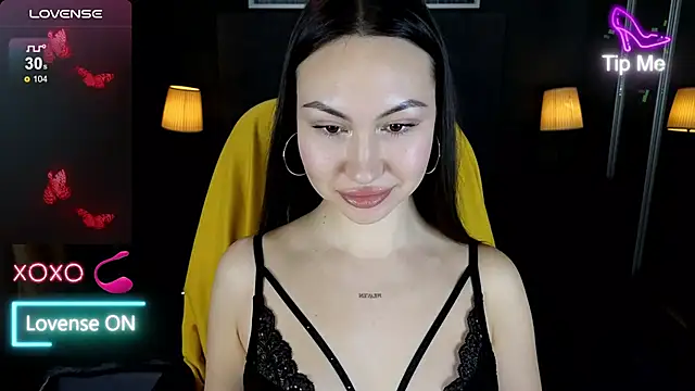 Snapshot of GIGI_BENNET chatting on 24, 2, 2025 GIGI BENNET online show from 24, 2, 2025