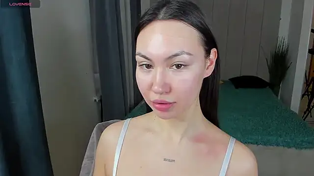 Snapshot of GIGI_BENNET chatting on 1, 3, 2025 GIGI BENNET online show from 1, 3, 2025