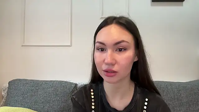 Snapshot of GIGI_BENNET chatting on 8, 3, 2025 GIGI BENNET online show from 8, 3, 2025