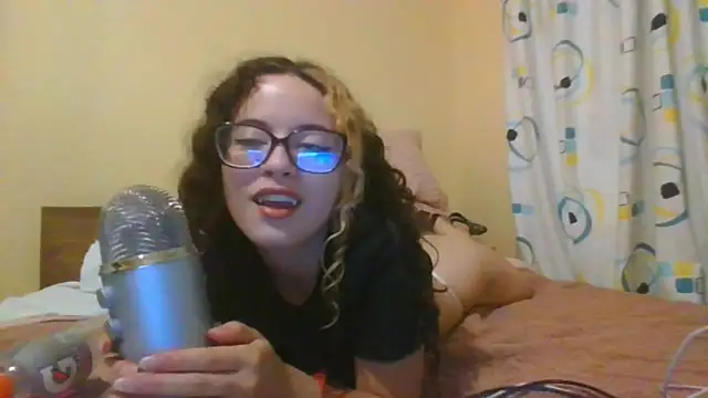 frikigyal online show from 17, 2, 2025