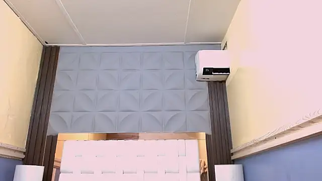 Nicole Ramires online show from 23, 10, 2025