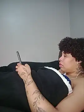 Snapshot of Su_Duarte_1 chatting on 2, 7, 2026 Su Duarte 1 online show from 2, 7, 2026