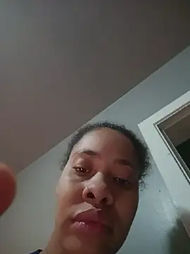 Snapshot of Su_Duarte_1 chatting on 5, 7, 2026 Su Duarte 1 online show from 5, 7, 2026