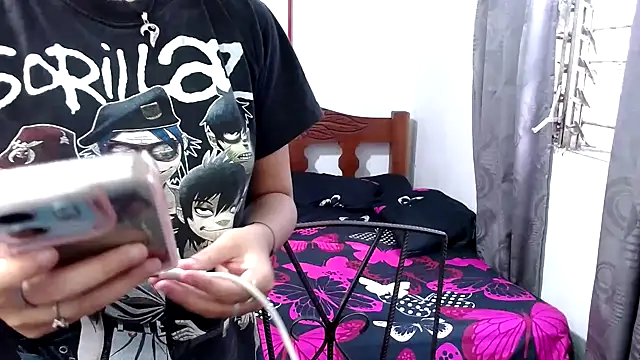 LadyMilk003 online show from 23, 9, 2025