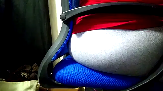 Snapshot of missthickness35_Pika chatting on 14, 1, 2025 missthickness35 Pika online show from 14, 1, 2025