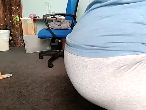 Snapshot of missthickness35_Pika chatting on 26, 10, 2025 missthickness35 Pika online show from 26, 10, 2025