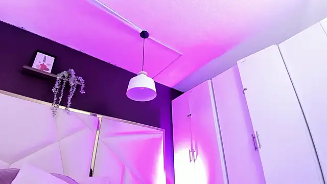 April bowie online show from 21, 3, 2026