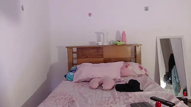 Snapshot of _Camilla_Castellar chatting on 11, 3, 2025 Camilla Castellar online show from 11, 3, 2025