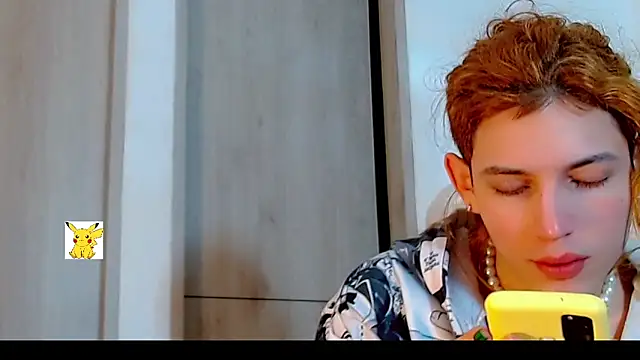 Snapshot of honey_skin chatting on 4, 2, 2025 honey skin online show from 4, 2, 2025