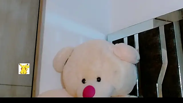 Snapshot of honey_skin chatting on 8, 2, 2025 honey skin online show from 8, 2, 2025