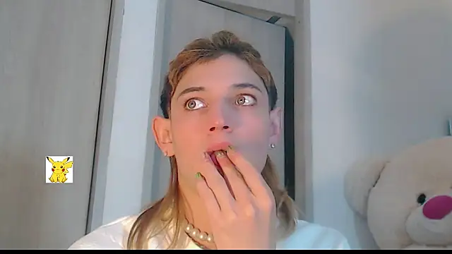 Snapshot of honey_skin chatting on 23, 2, 2025 honey skin online show from 23, 2, 2025