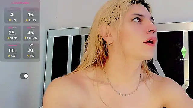 Snapshot of honey_skin chatting on 12, 9, 2025 honey skin online show from 12, 9, 2025