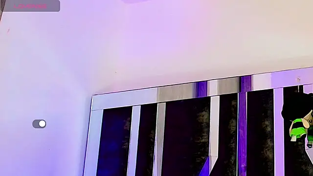 Snapshot of honey_skin chatting on 29, 9, 2025 honey skin online show from 29, 9, 2025