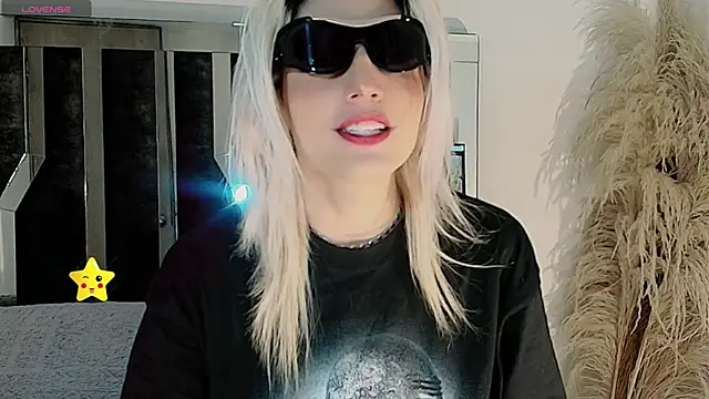 Snapshot of honey_skin chatting on 26, 7, 2026 honey skin online show from 26, 7, 2026