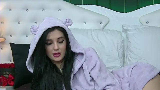 Snapshot of SophiaVilner chatting on 30, 12, 2024 SophiaVilner online show from 30, 12, 2024