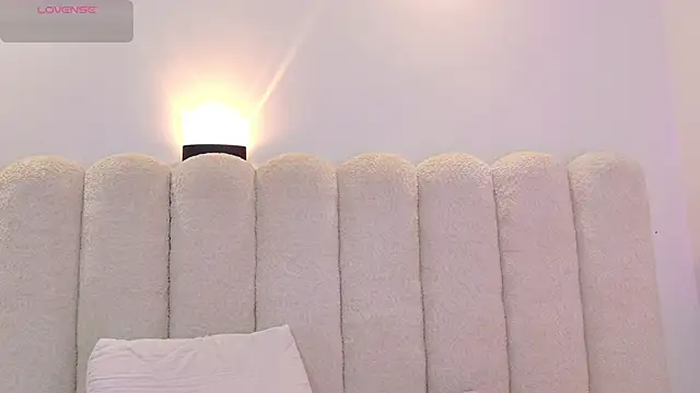 Snapshot of Mia_rom11 chatting on 15, 11, 2025 Mia rom11 online show from 15, 11, 2025