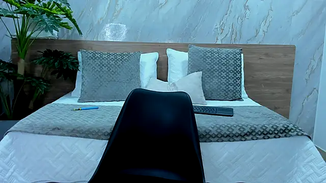 Snapshot of alice_greco chatting on 27, 11, 2025 alice greco online show from 27, 11, 2025