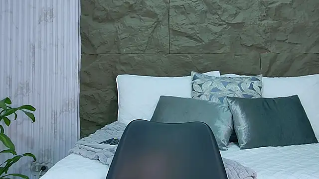 Snapshot of alice_greco chatting on 13, 12, 2025 alice greco online show from 13, 12, 2025