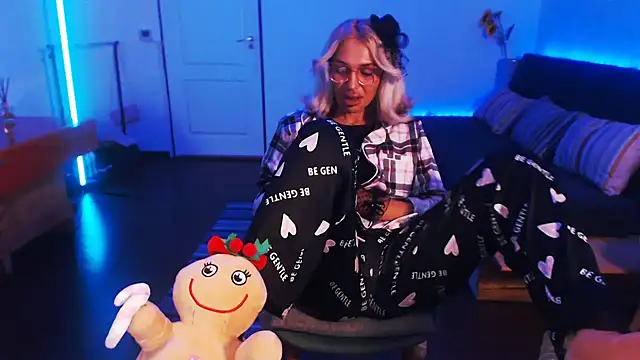 beauty chl0e online show from 12, 12, 2024