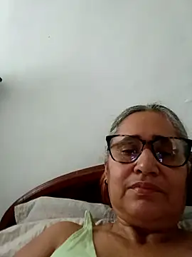 Snapshot of _candi chatting on 9, 4, 2026 candi online show from 9, 4, 2026