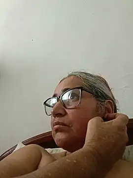 Snapshot of _candi chatting on 13, 5, 2026 candi online show from 13, 5, 2026