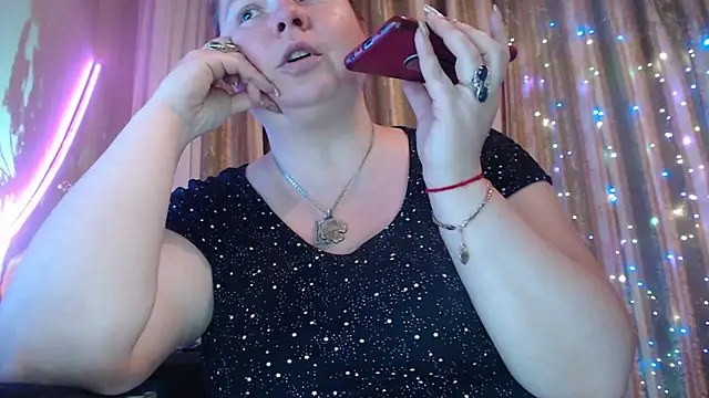 Snapshot of amorelara chatting on 4, 7, 2026 amorelara online show from 4, 7, 2026